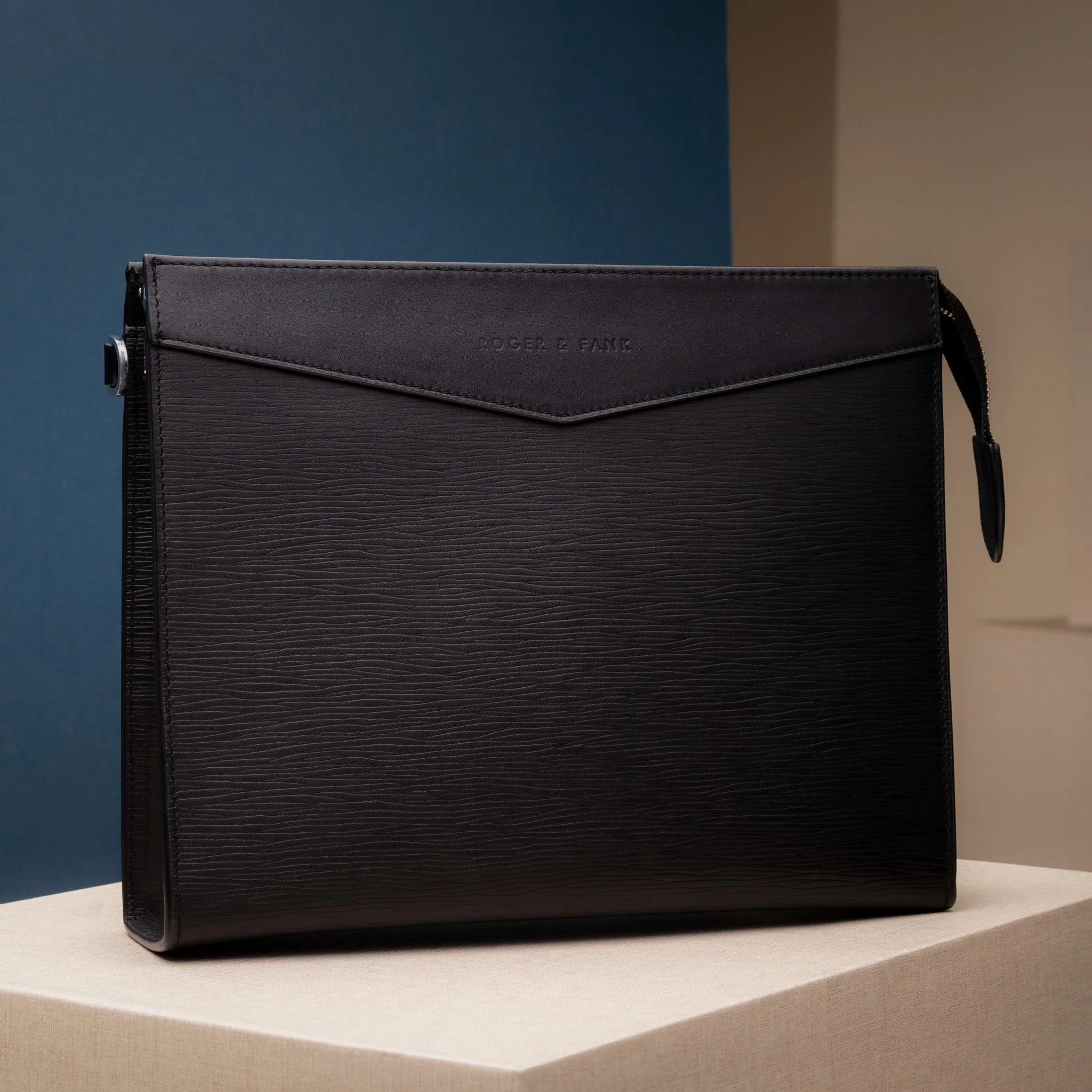 capture_one_catalog0277_1_5c6d004cd1564ce292f983216c20770c_master Clutch Seville CL005