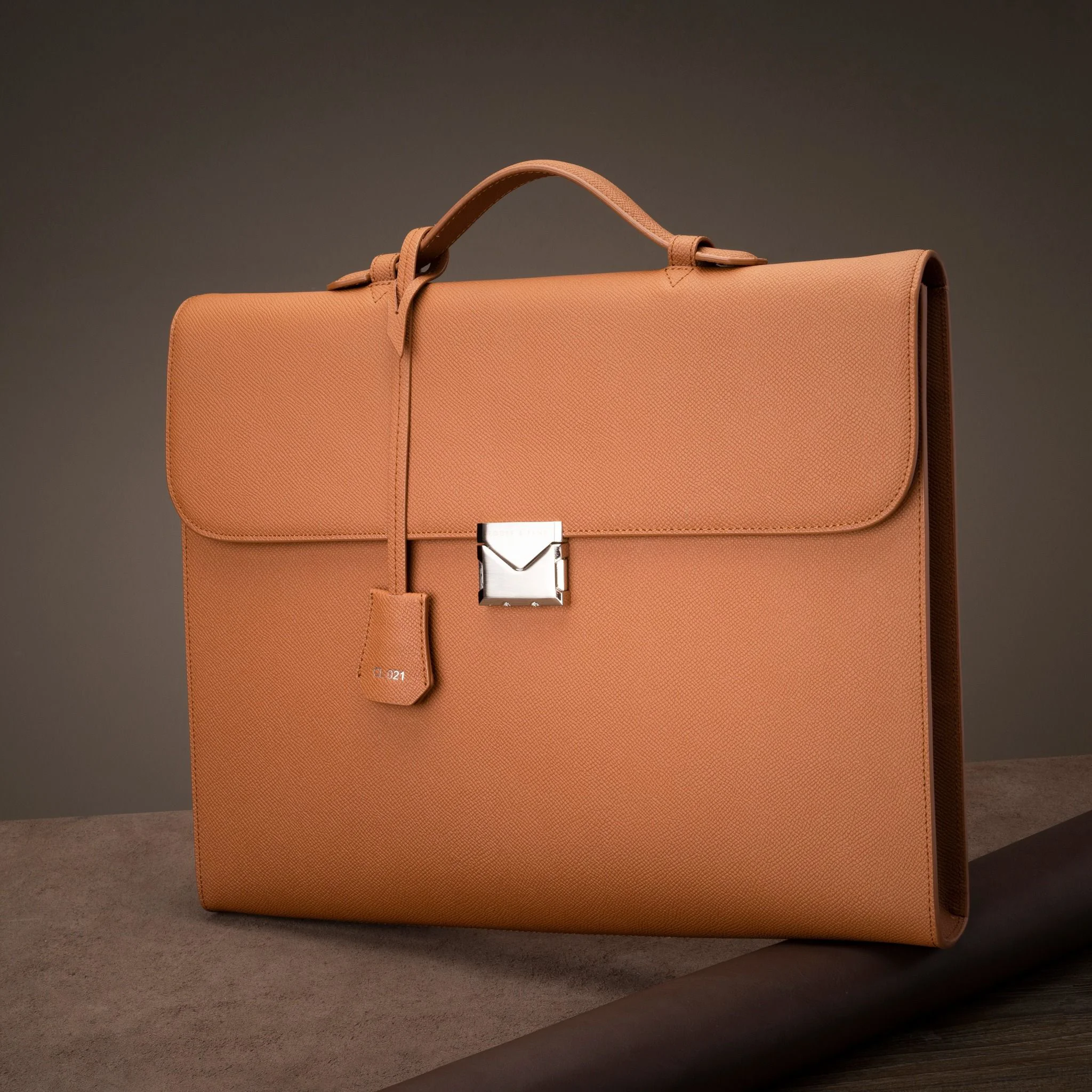 capture_one_catalog0543_7c2445154a224c0b92bdd1ed838ed536_master Cặp xách nam BST Ussé CL021